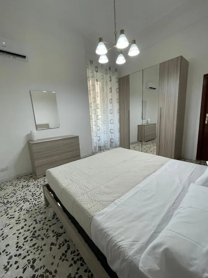 Dimora Villapiano, Soggiorno Al Centro Di Napoli Naples