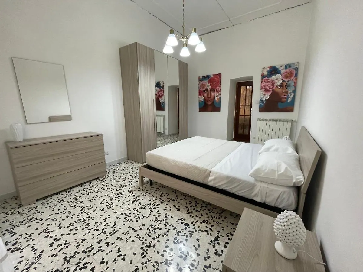 Dimora Villapiano, Soggiorno Al Centro Di Napoli 0*, Naples Italy